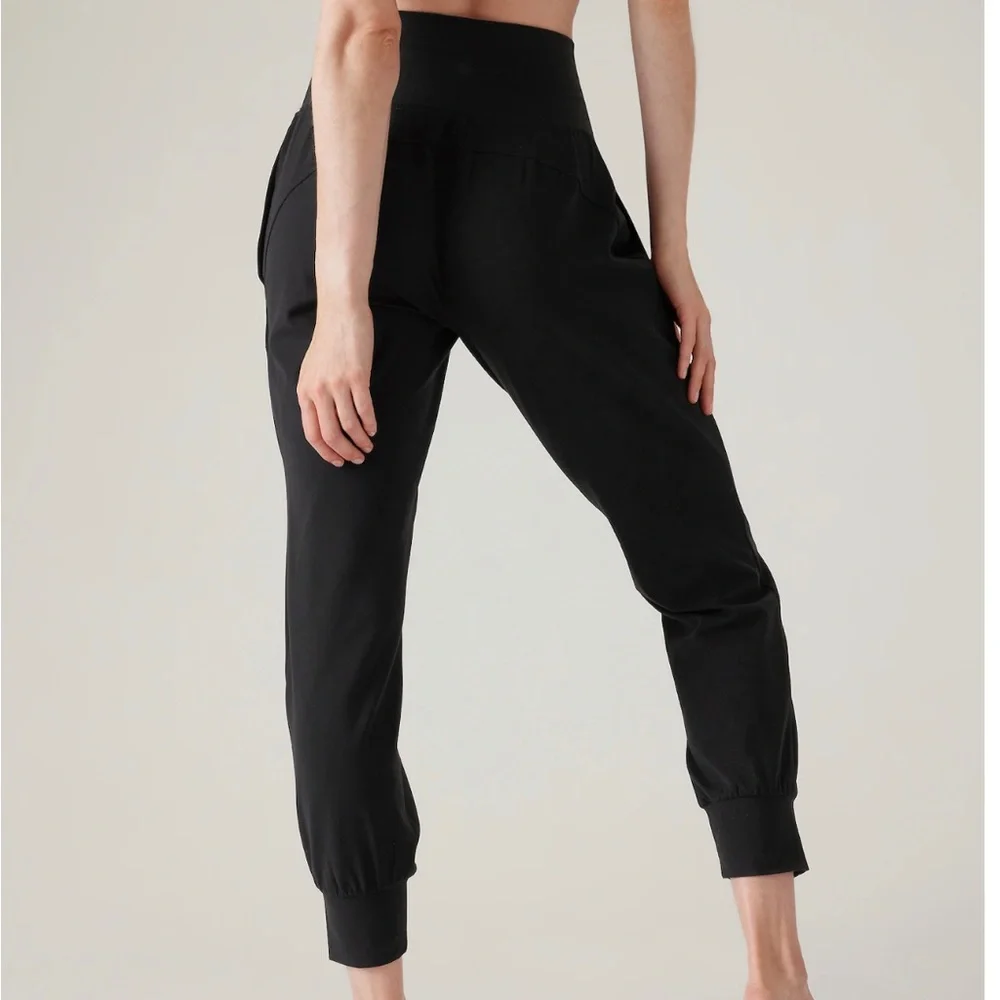 Athleta Salutation Jogger NWT - Picture 5 of 12